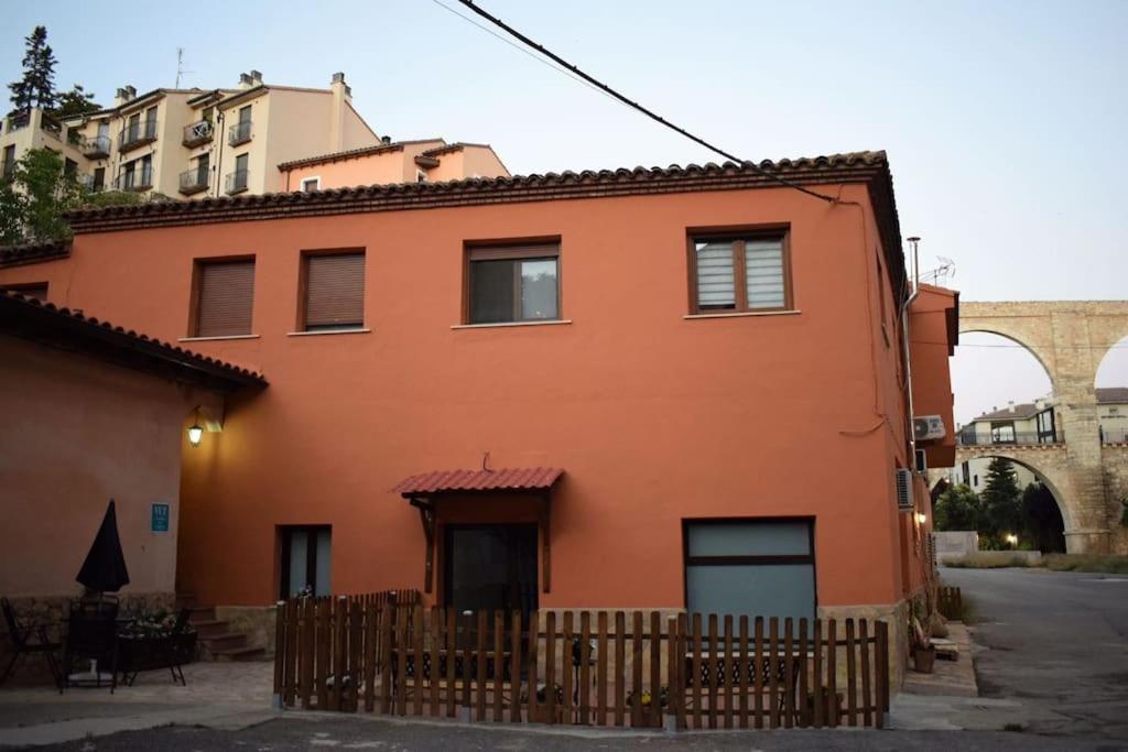 El Vinilo. Aparcamiento Exterior Gratuito Apartament Teruel